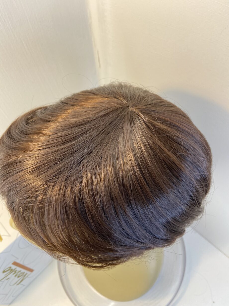 Short new shiny brown wig. Bbrss784