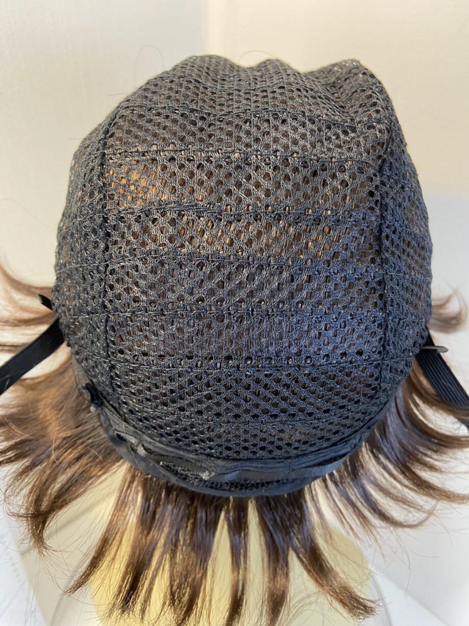 Short new shiny brown wig. Bbrss784