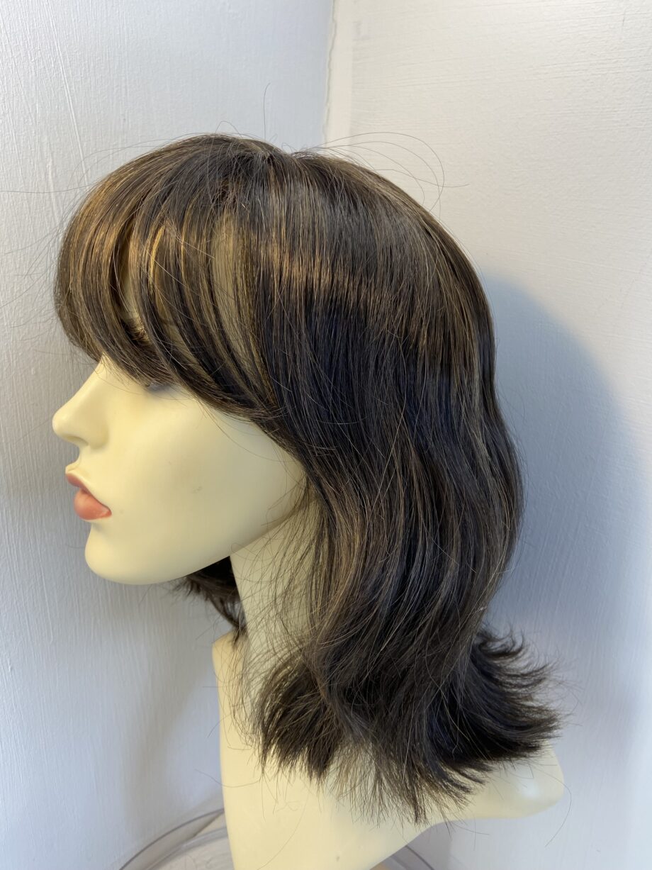 Long dark brown wig. Brlw712