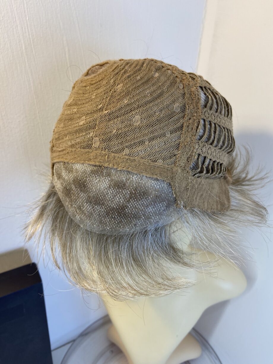 Blonde / grey short natural image wig. Bgss786