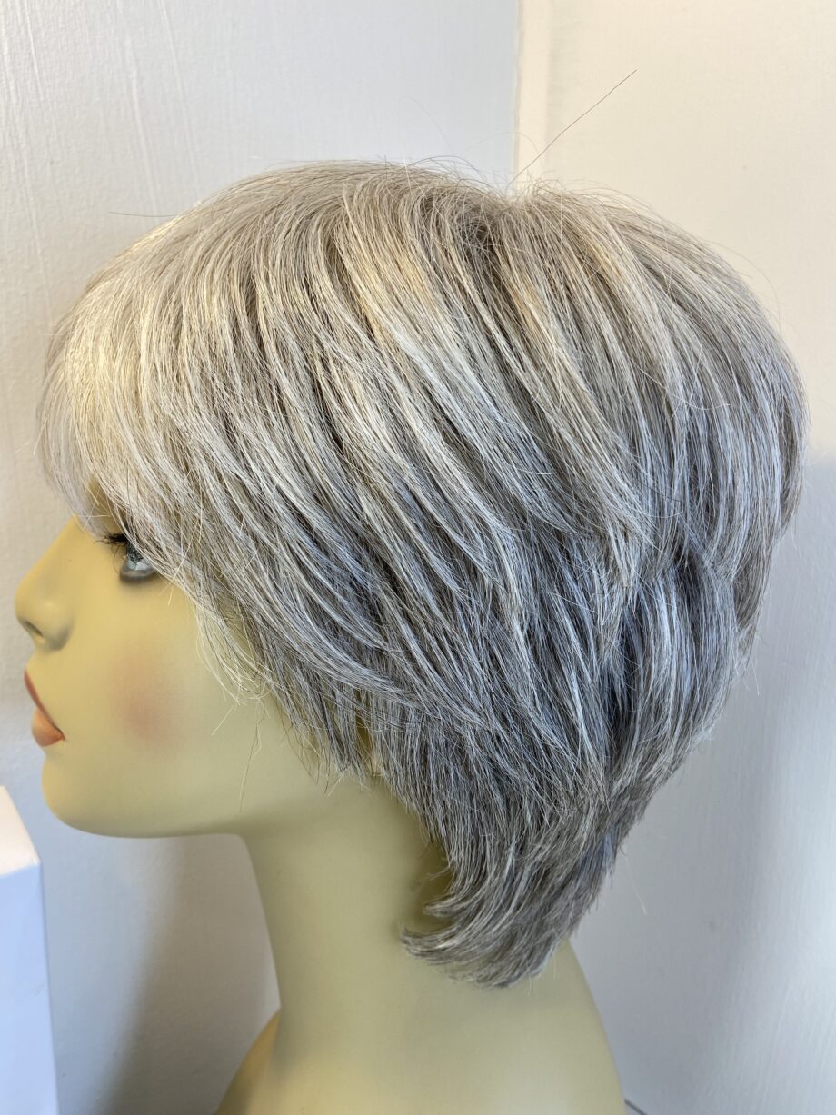 Silver grey short Gabor wig. Bgss787