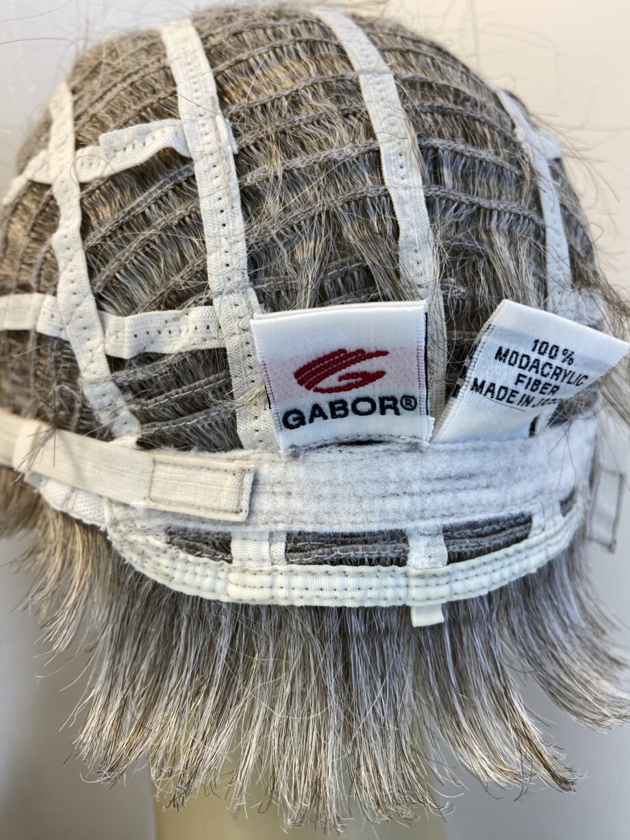 Silver grey short Gabor wig. Bgss787