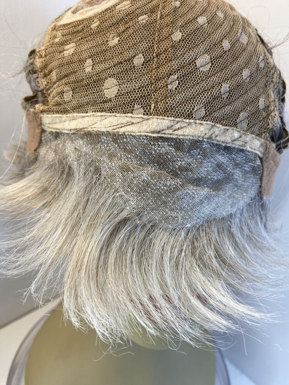 Blonde short wig. Gss851