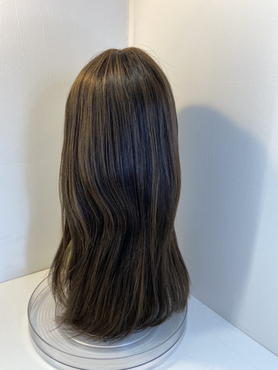 Long brown wig. Brls855