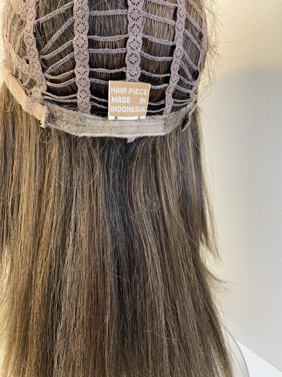 Long brown wig. Brls855