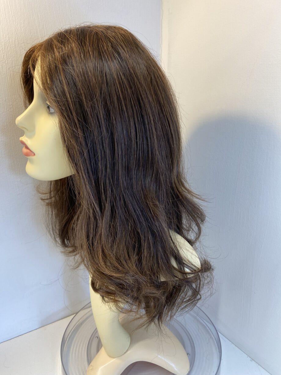 Long brown Raquel Welch wig. Brlw856
