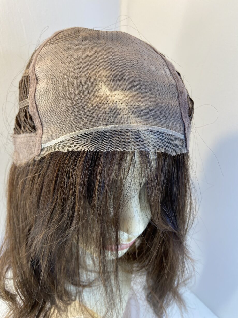 Long brown Raquel Welch wig. Brlw856