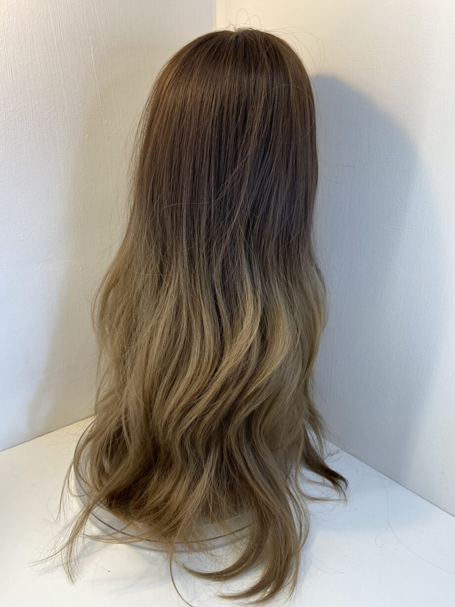 Extra long beautiful brown wig. Brls858