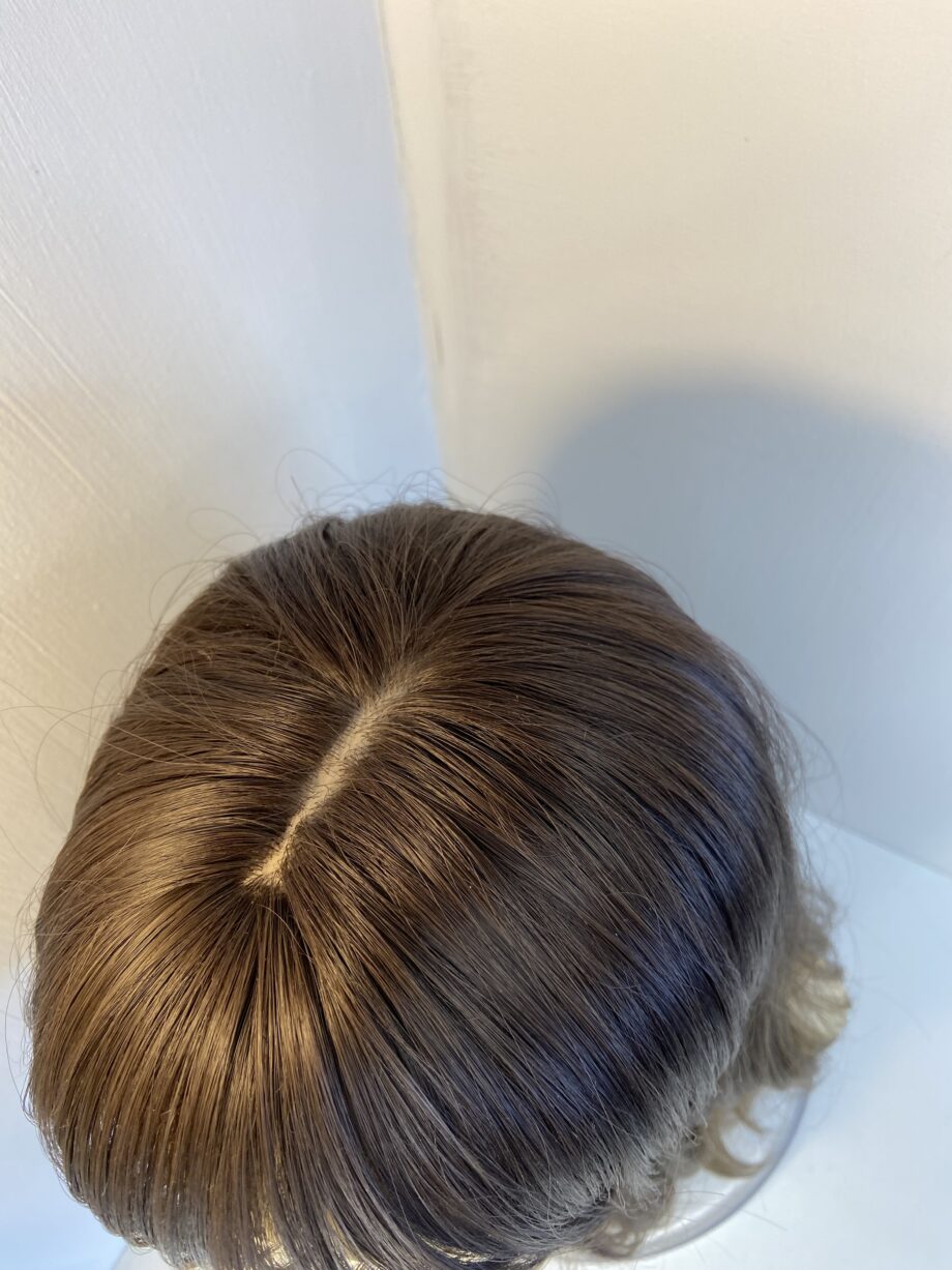 Extra long beautiful brown wig. Brls858