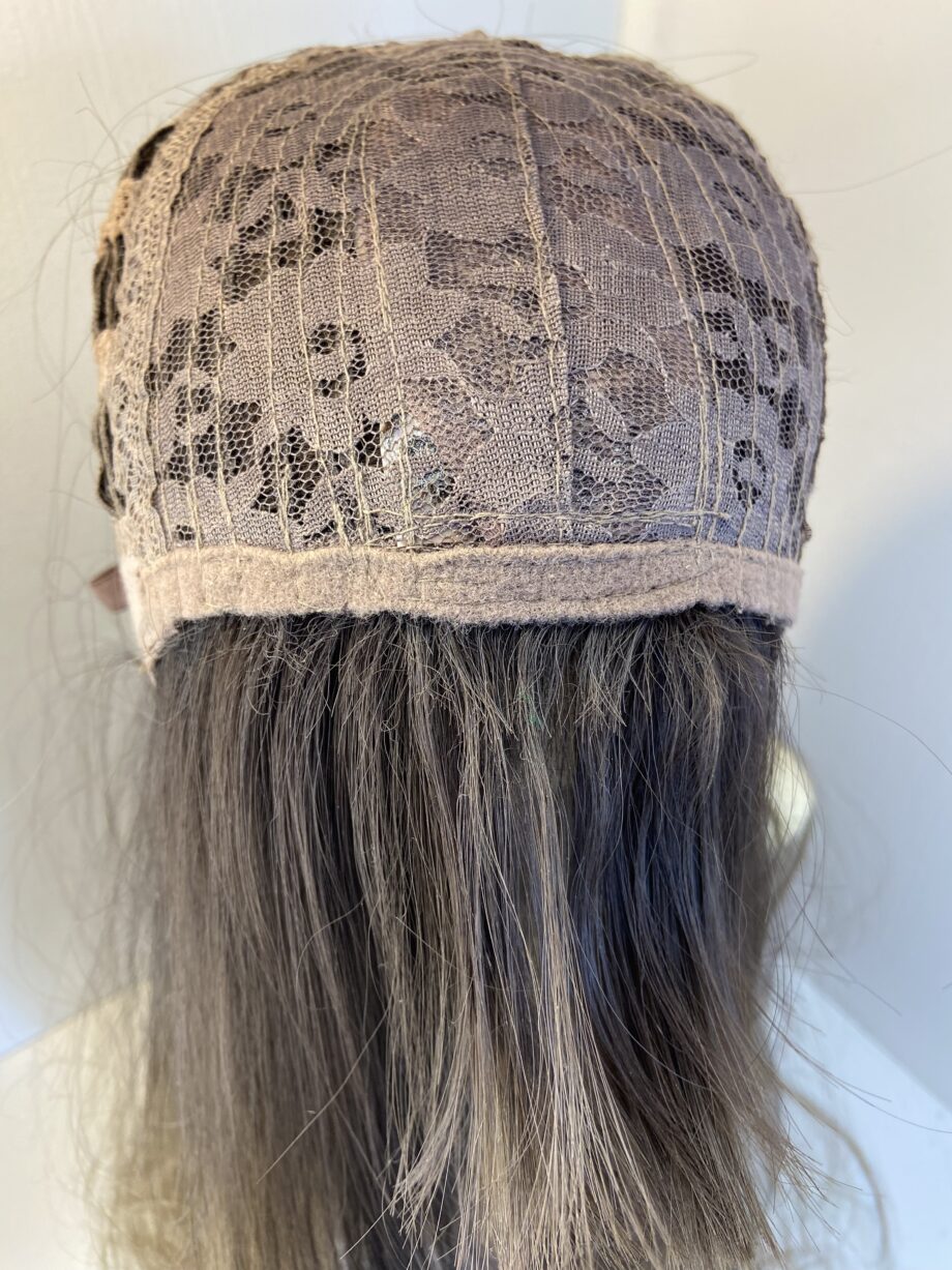 Extra long beautiful brown wig. Brls858