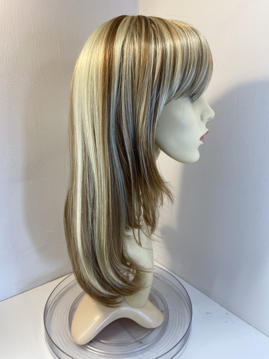 Long new blonde wig. Blls860