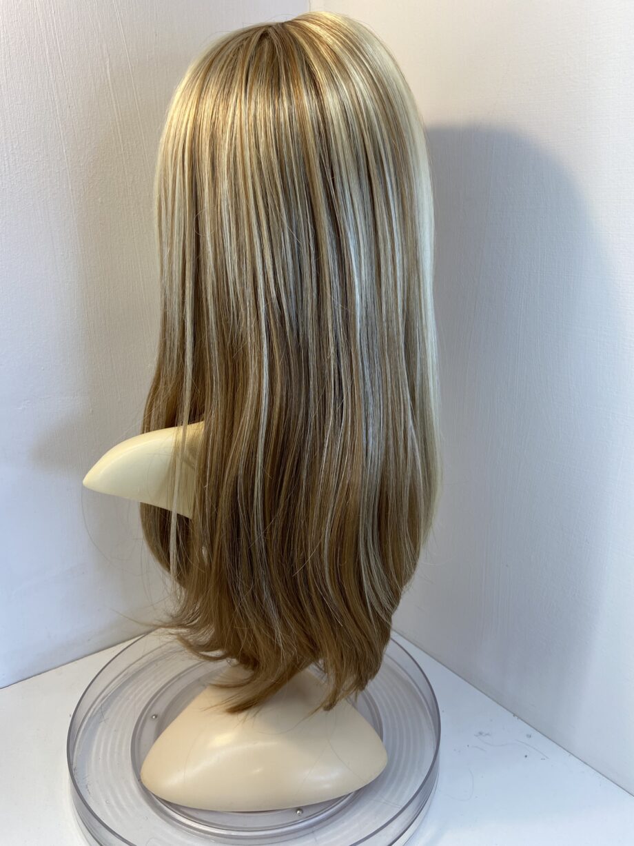 Long new blonde wig. Blls860