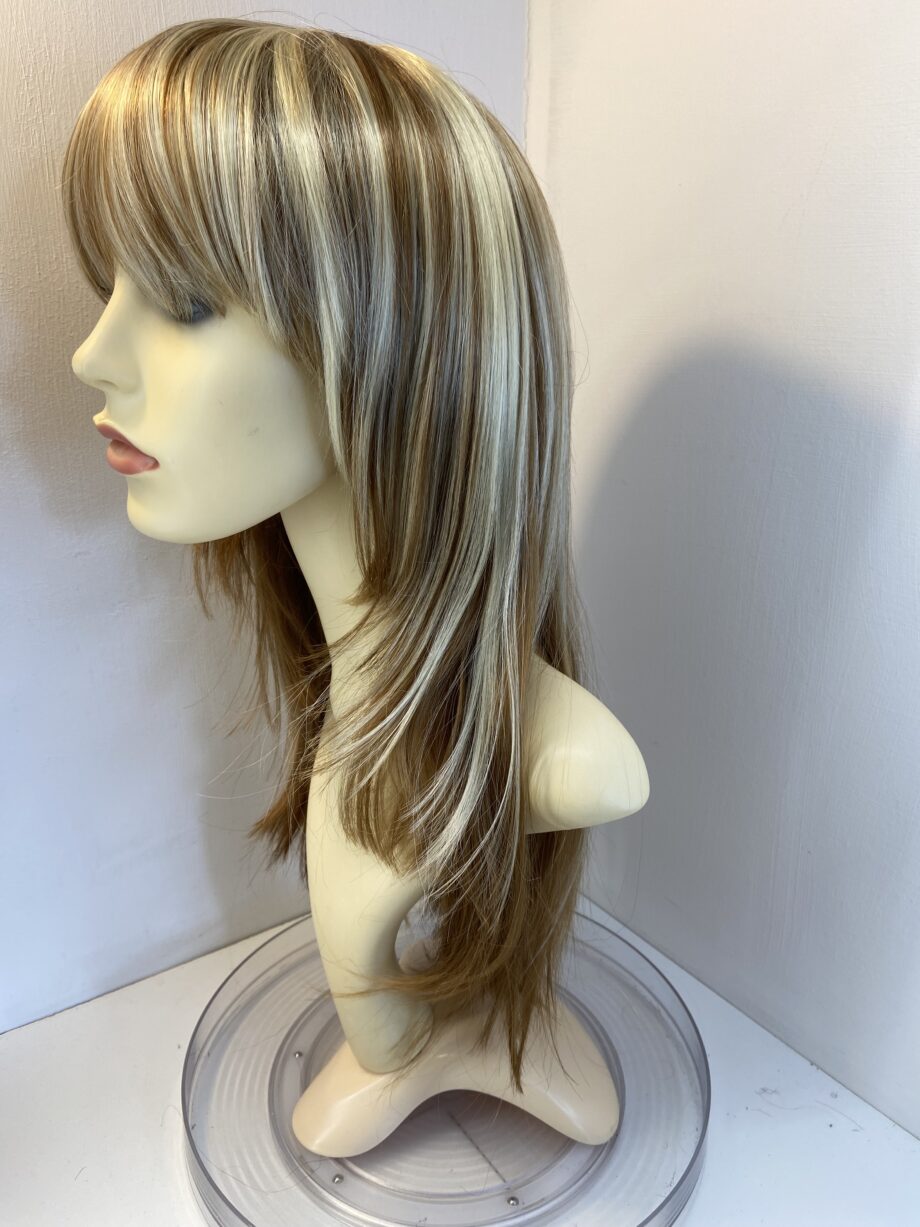Long new blonde wig. Blls860