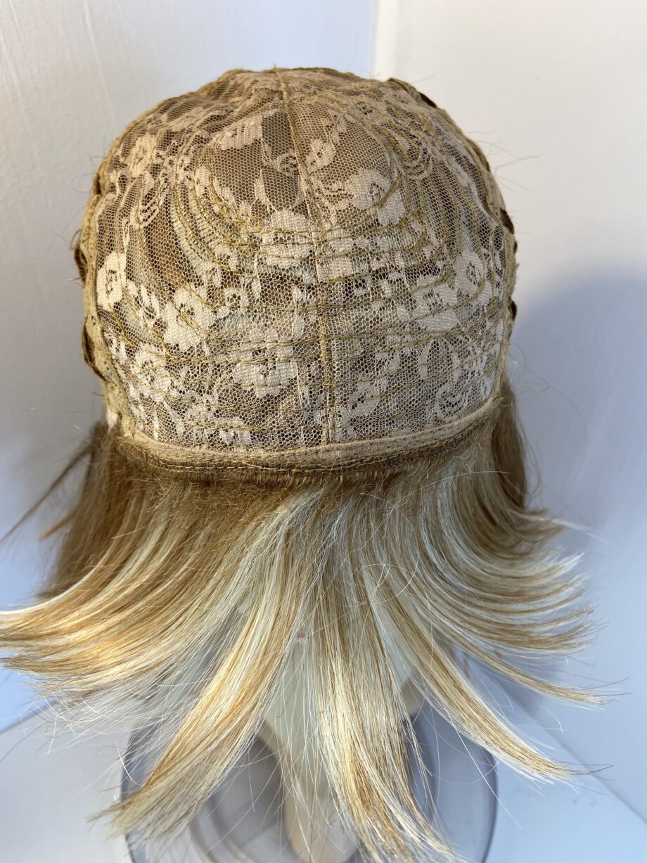 Long new blonde wig. Blls860
