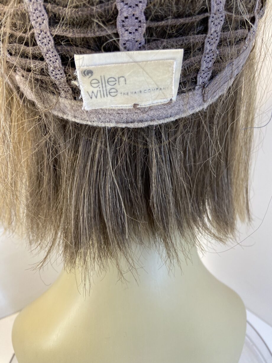 Blonde mid length wig. Blms861