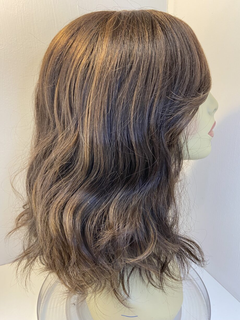 Stunning Long brown wavy wig. Brlw864