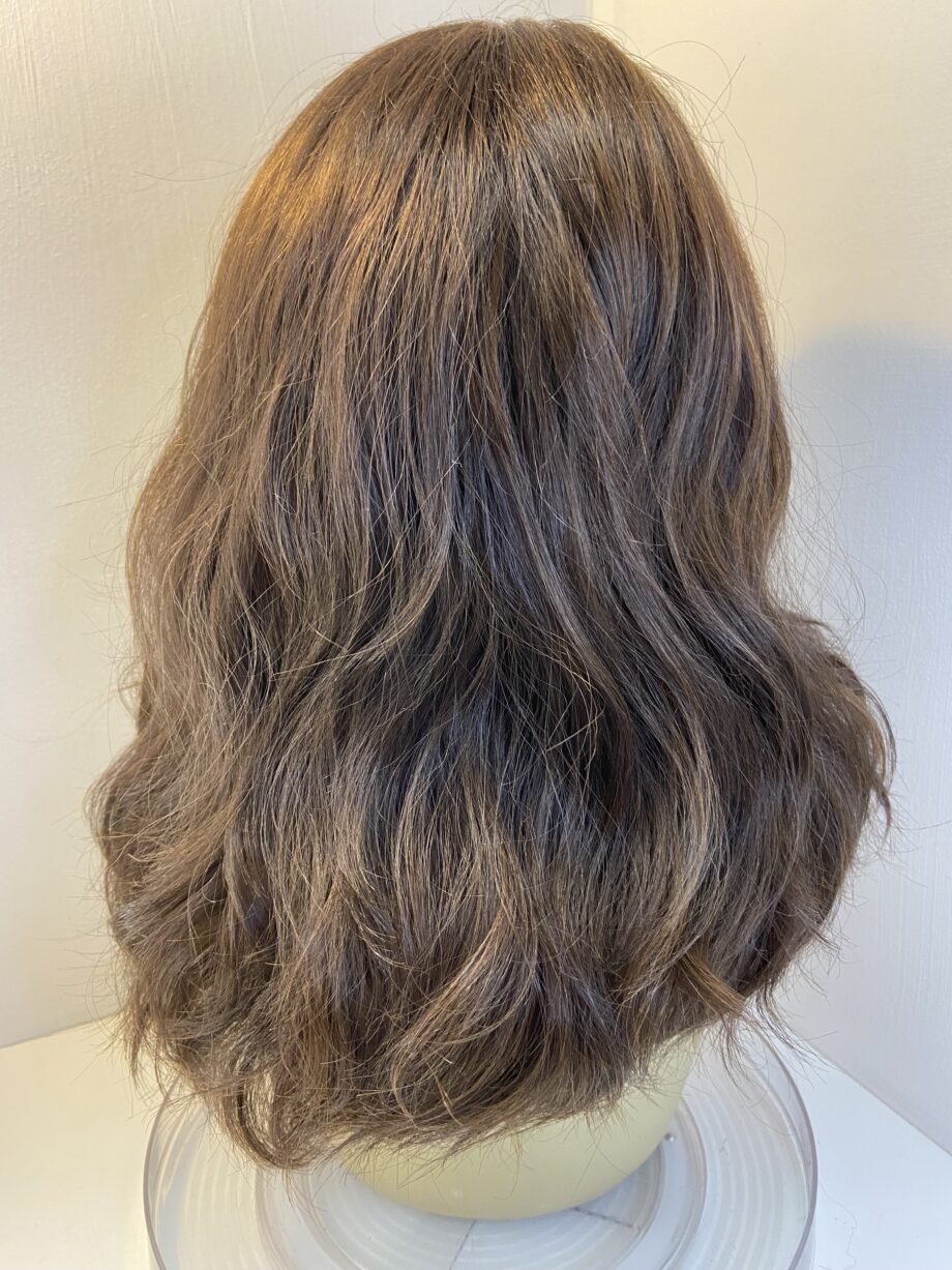 Stunning Long brown wavy wig. Brlw864