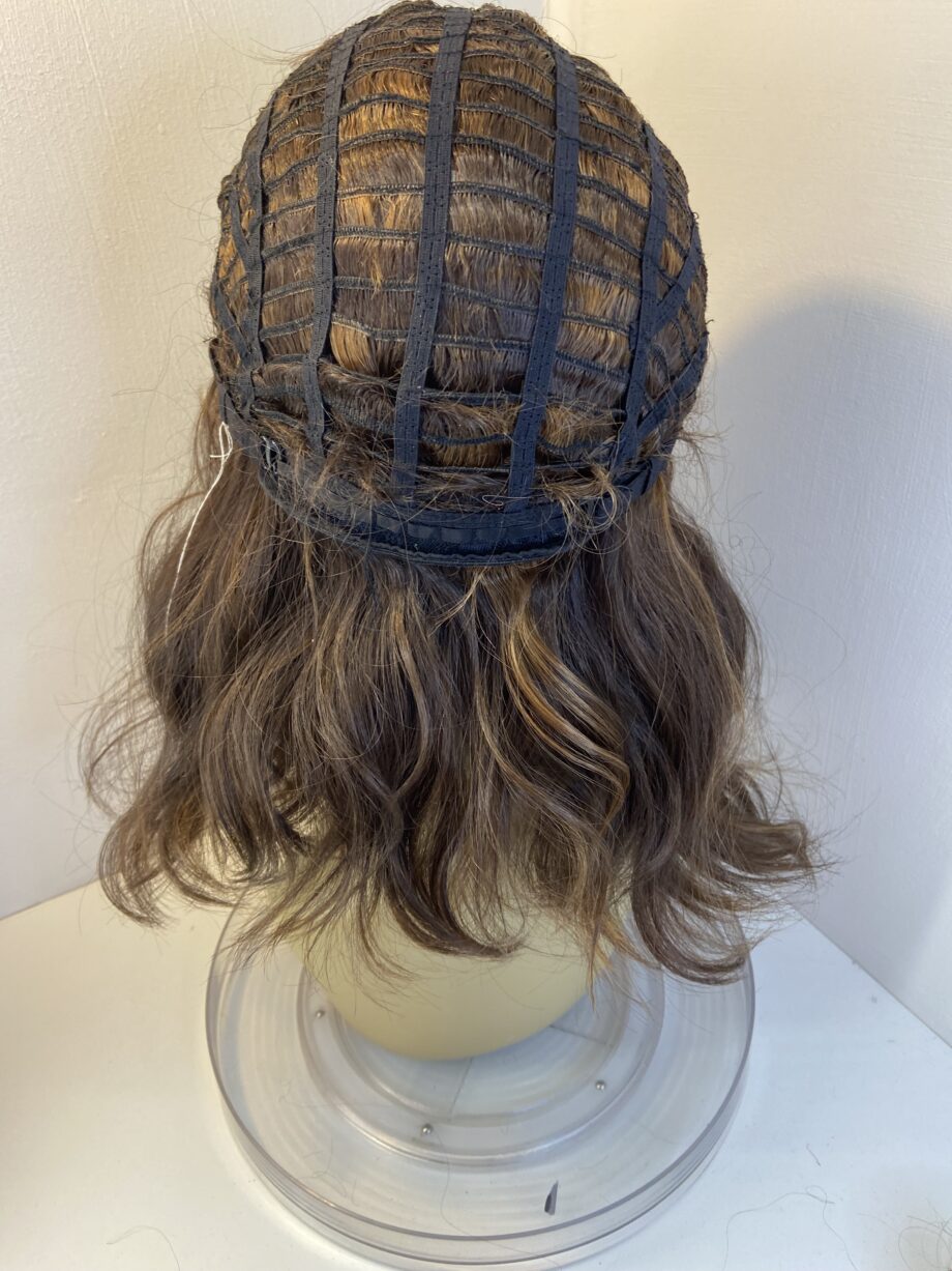 Stunning Long brown wavy wig. Brlw864