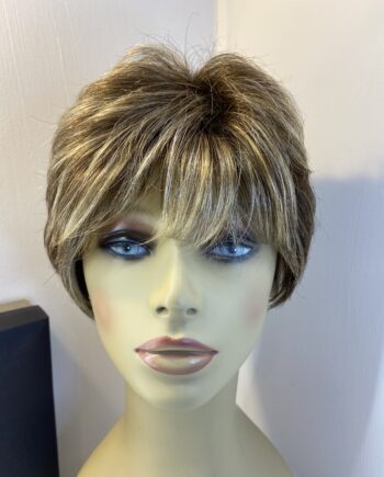 Gorgeous short new brown wig. Bbrss790