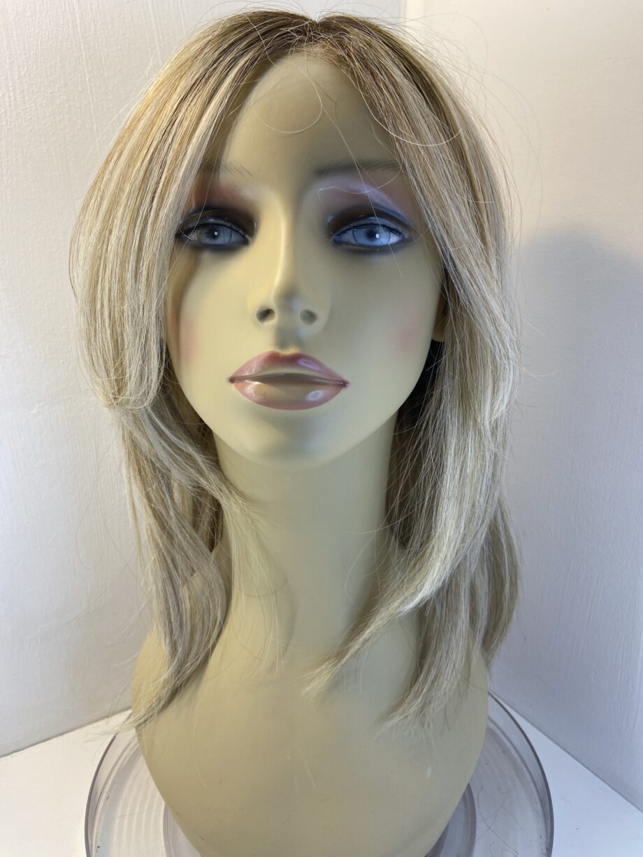 Long blonde rooted designer wig. Bblls791