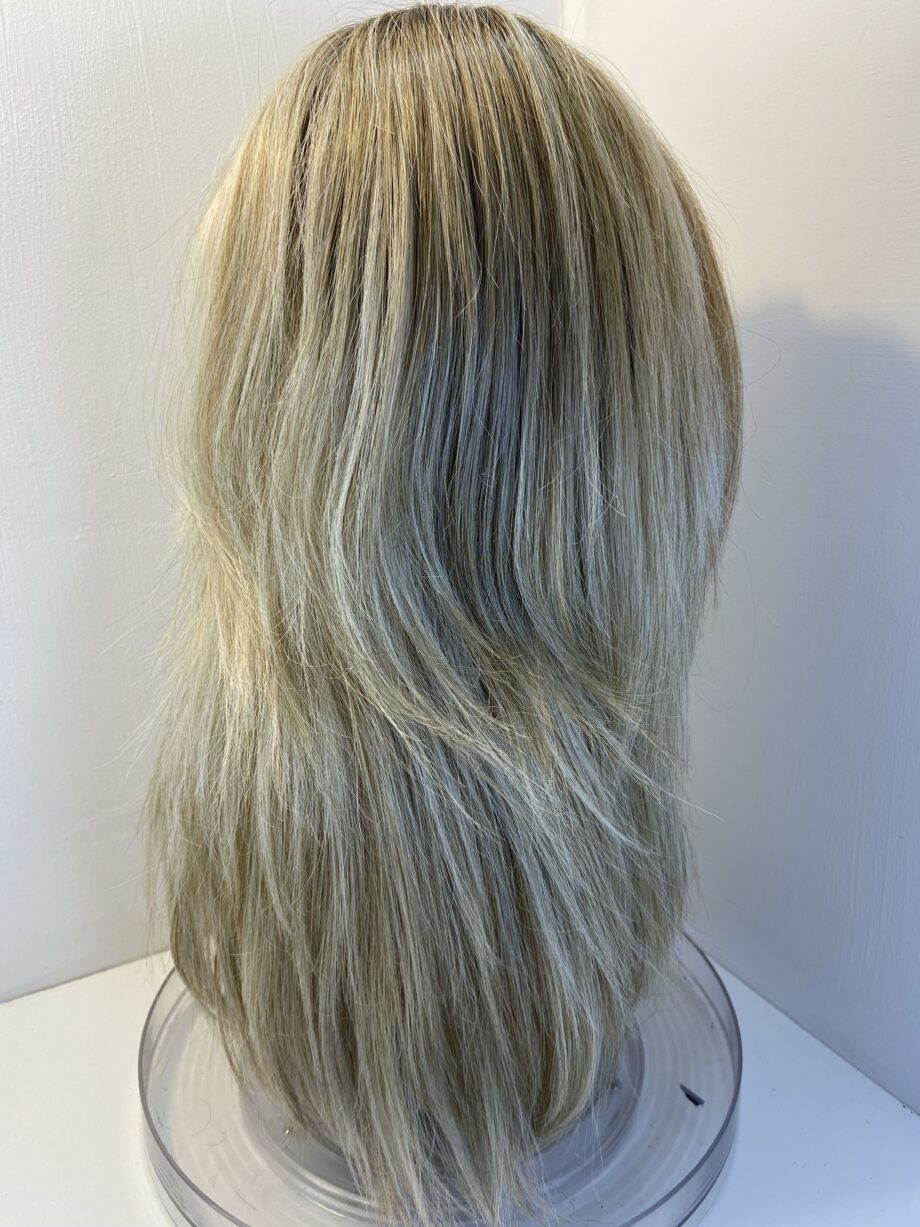 Long blonde rooted designer wig. Bblls791