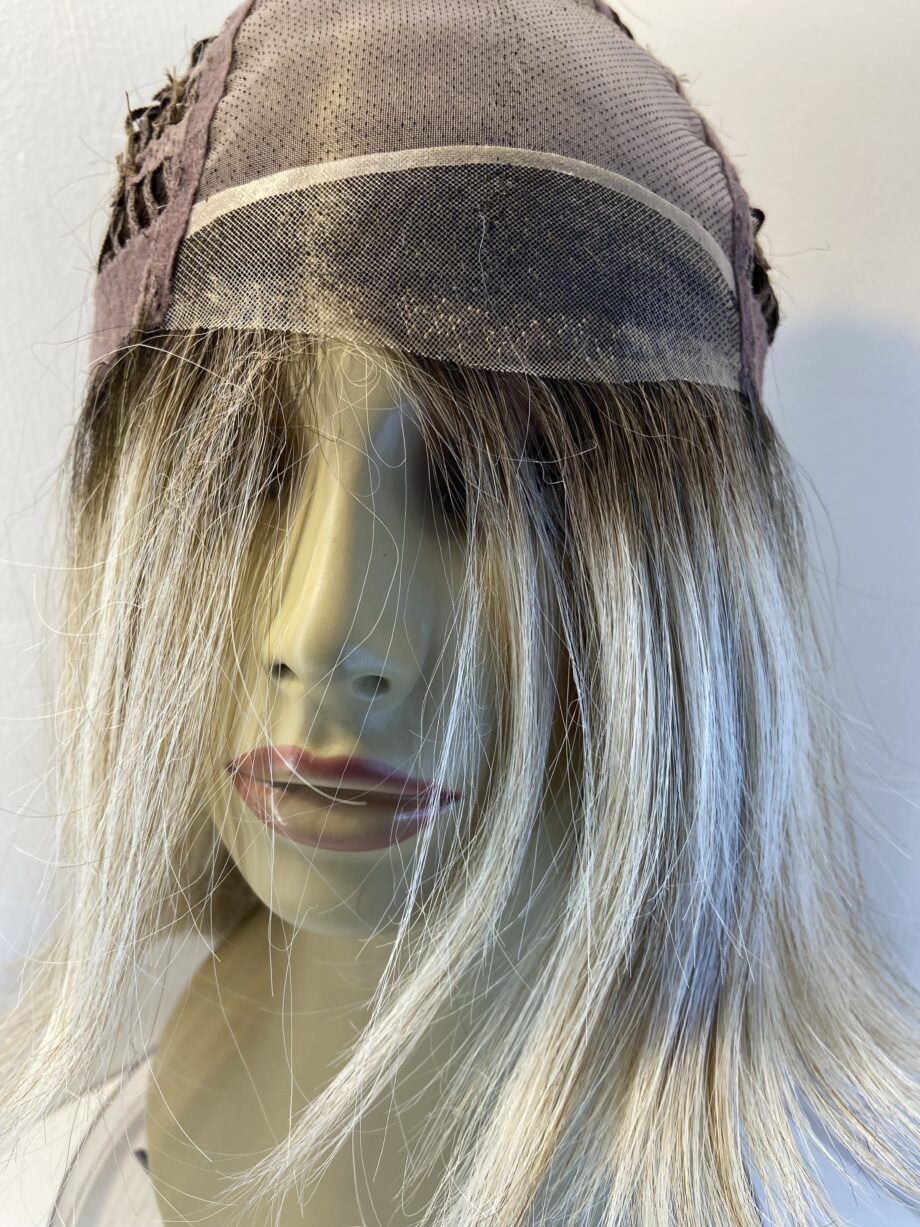 Long blonde rooted designer wig. Bblls791