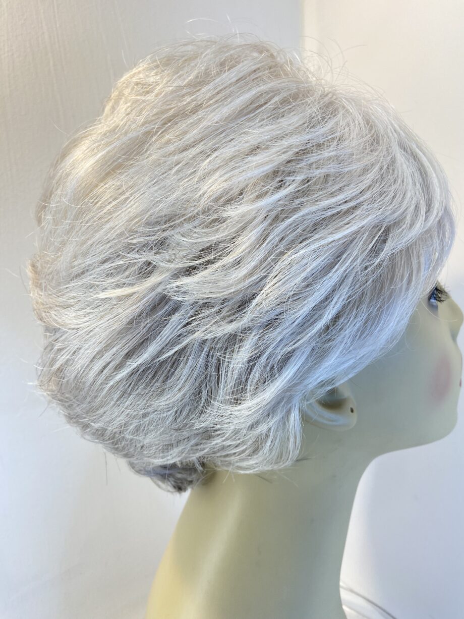 Short silver grey short wig. Ssw714