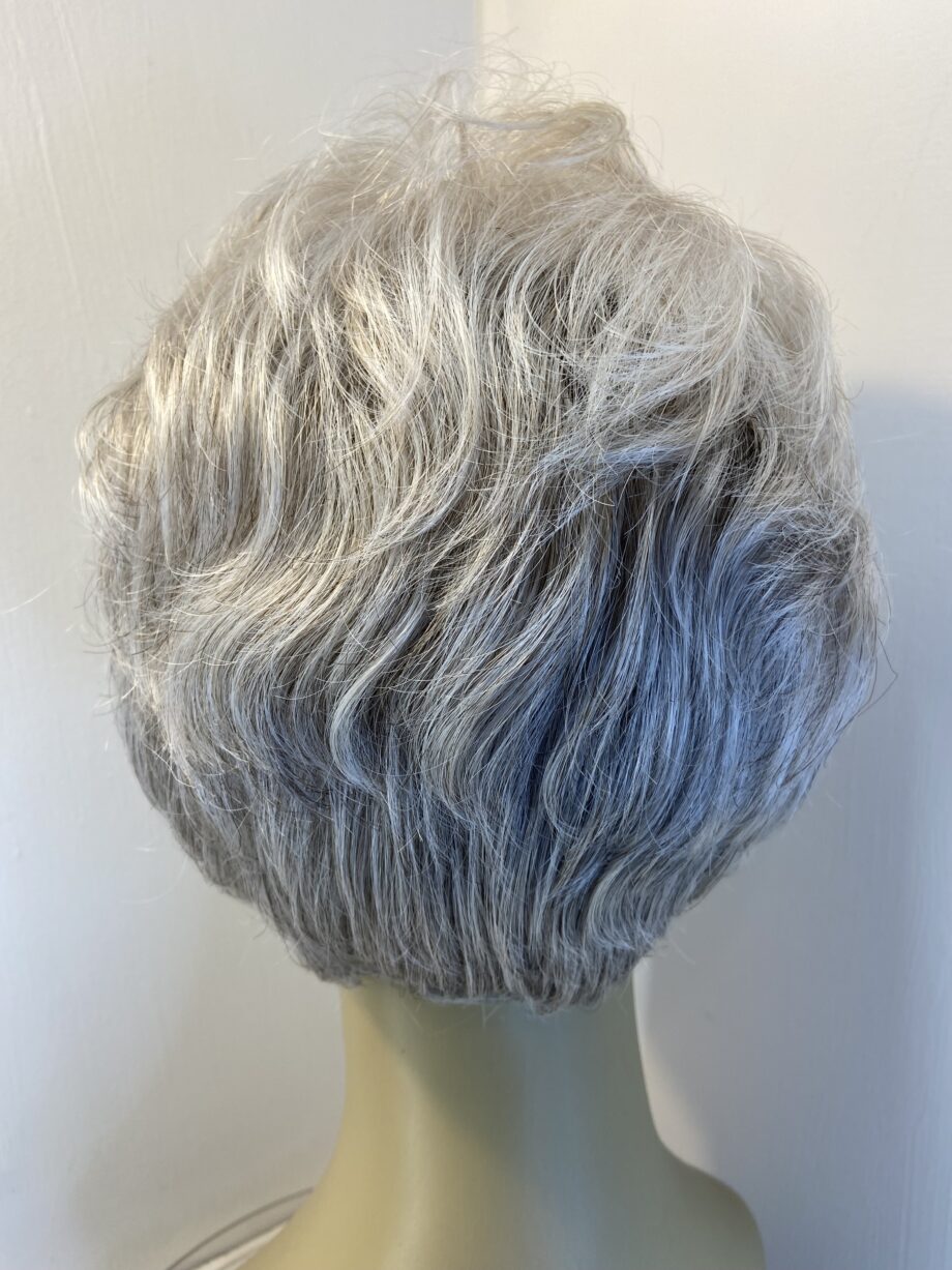 Short silver grey short wig. Ssw714