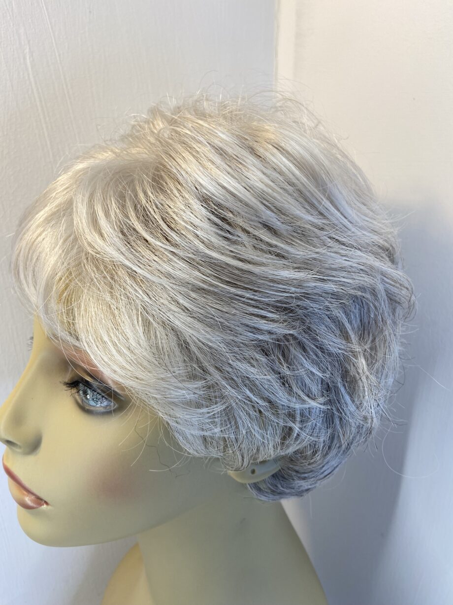 Short silver grey short wig. Ssw714
