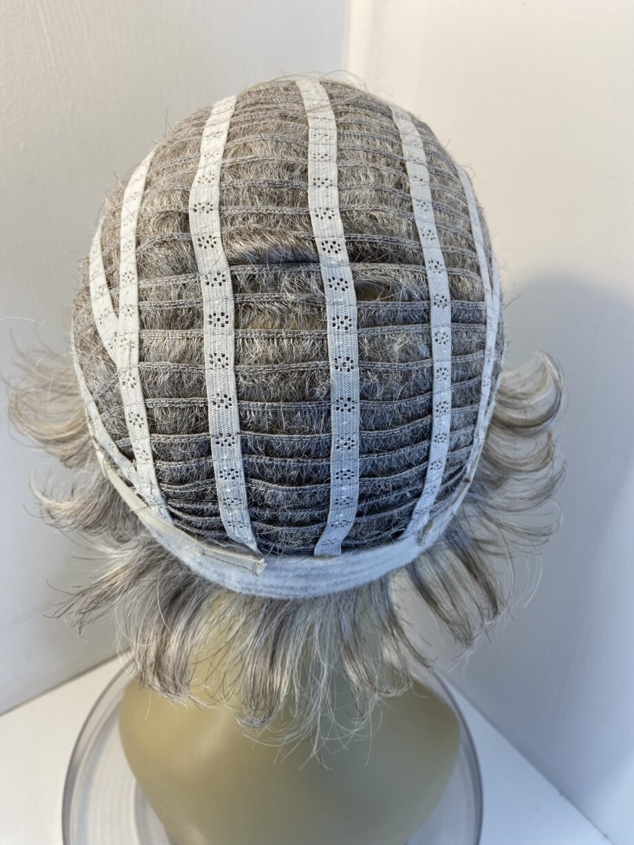Short silver grey short wig. Ssw714