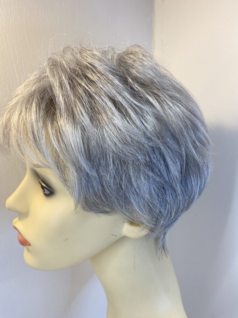Short silver grey wig. Sgss715
