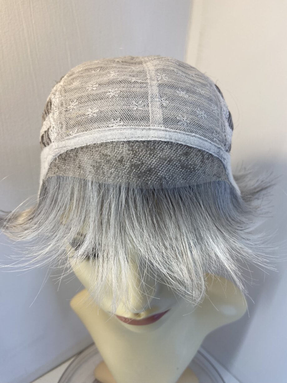 Short silver grey wig. Sgss715