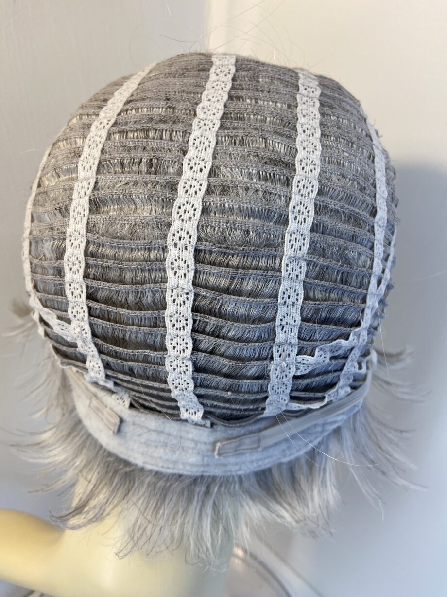 Short silver grey wig. Sgss715