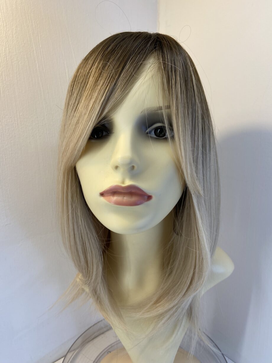 New long blonde rooted wig. Blls717