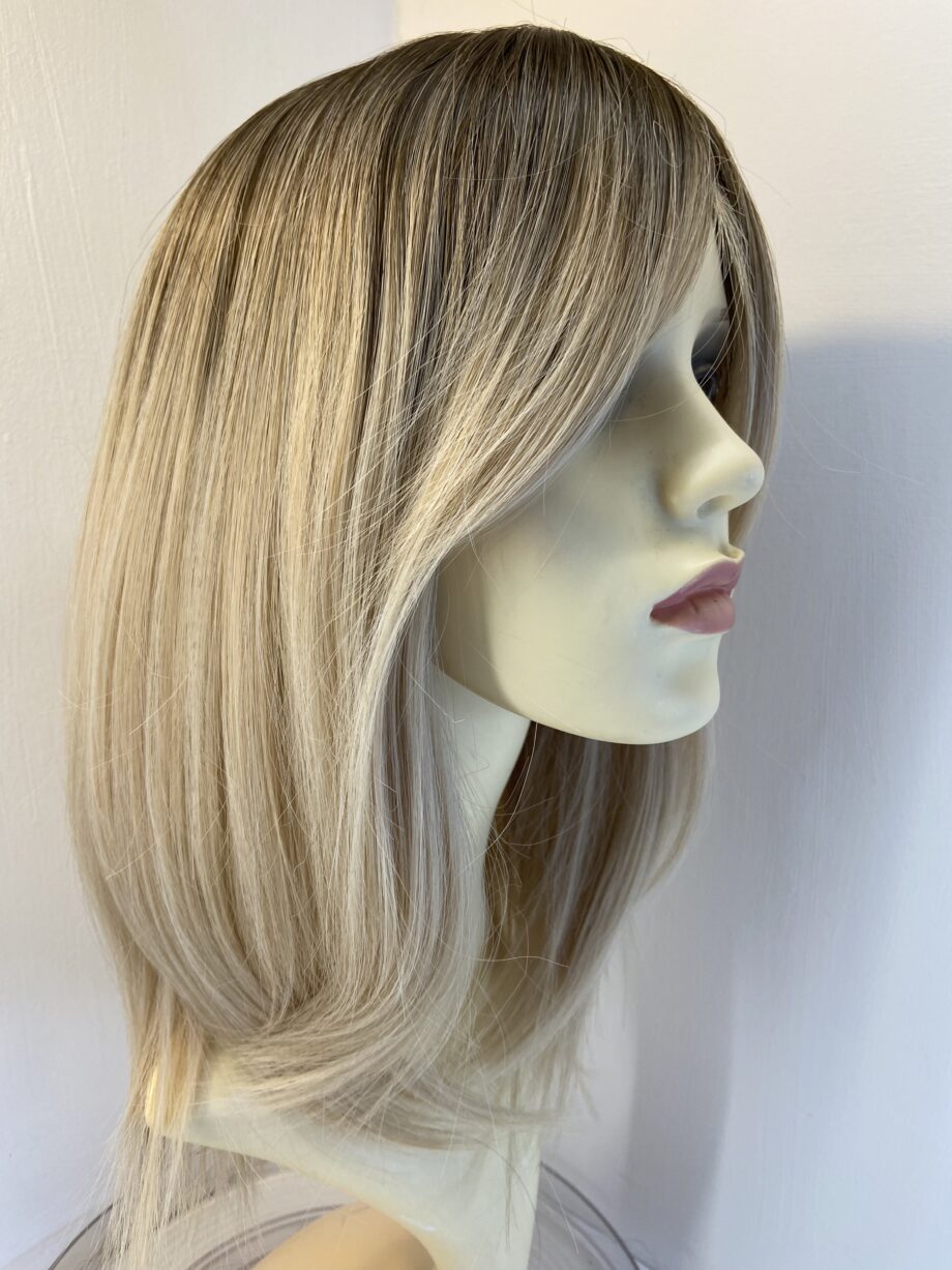 New long blonde rooted wig. Blls717