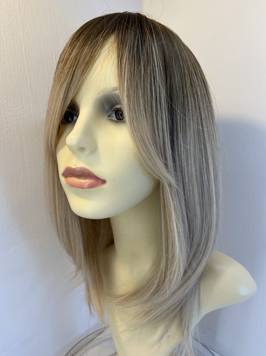 New long blonde rooted wig. Blls717