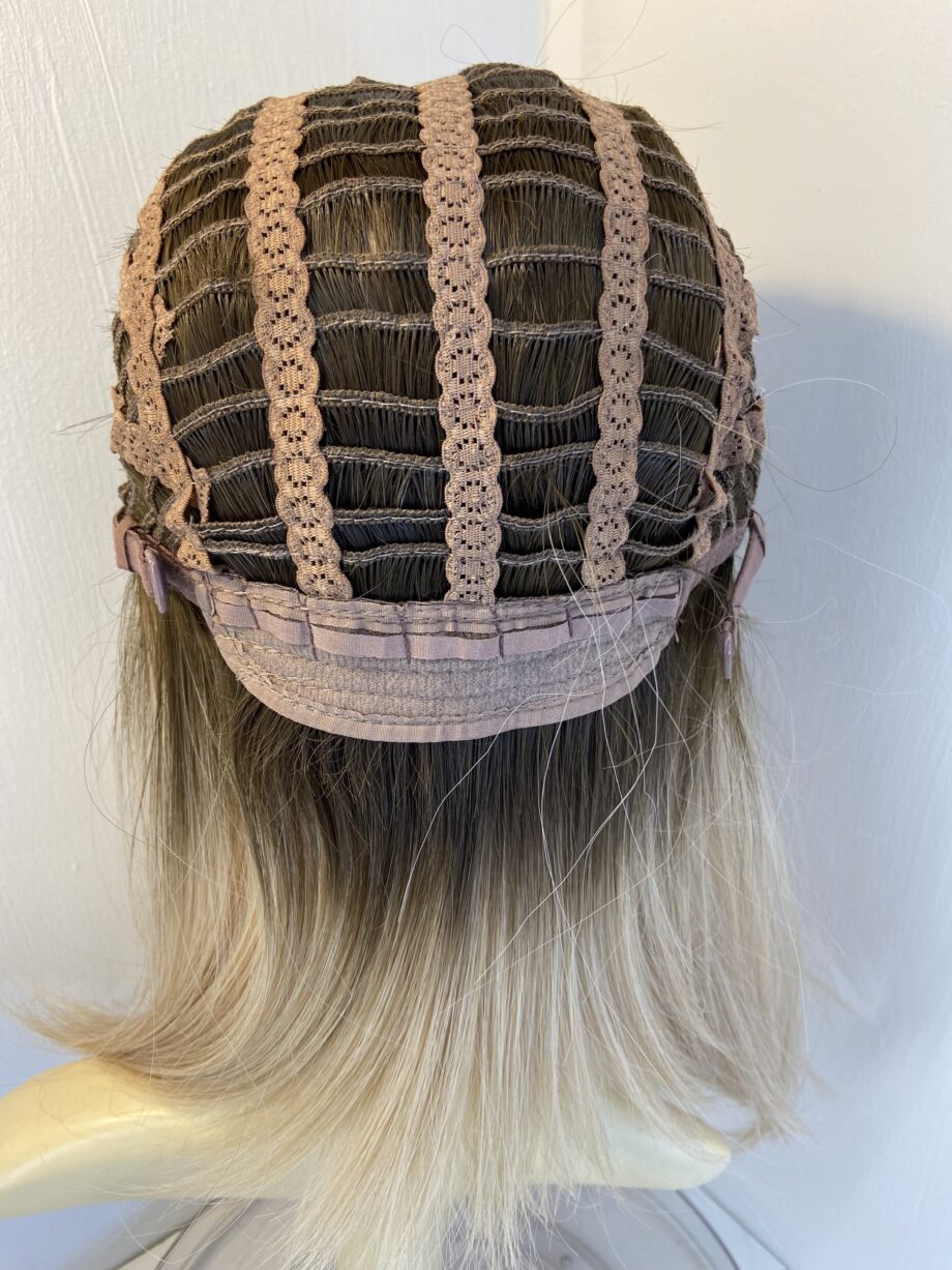 New long blonde rooted wig. Blls717
