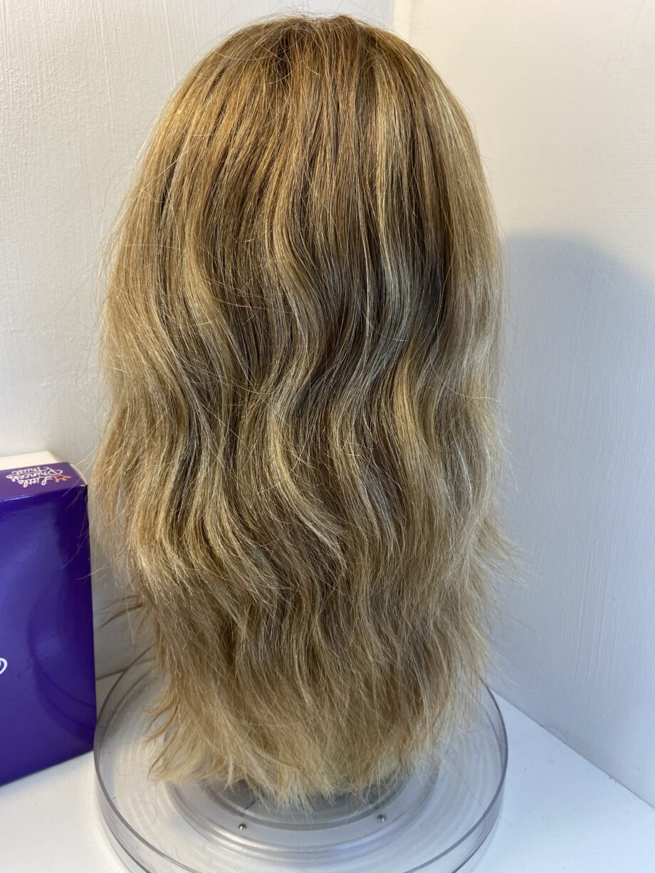 Gorgeous human hair blonde highlighted wavy wig. Bbllw790