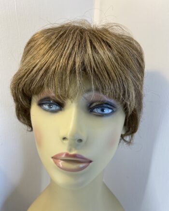 Short wavy light brown wig. Bbrsw792