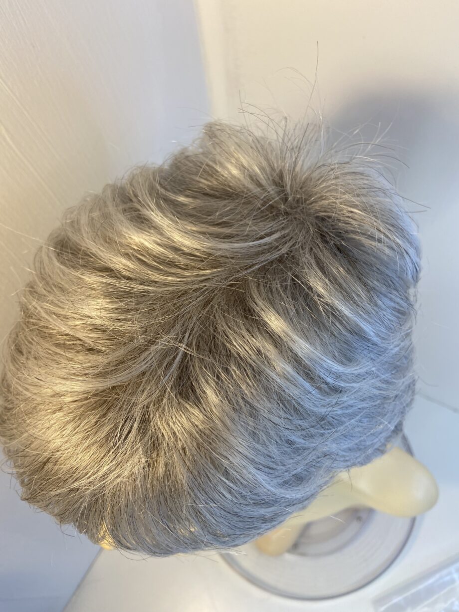 Sugared silver grey wig. Gss509