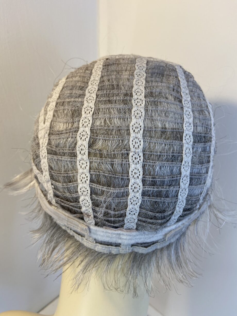 Sugared silver grey wig. Gss509