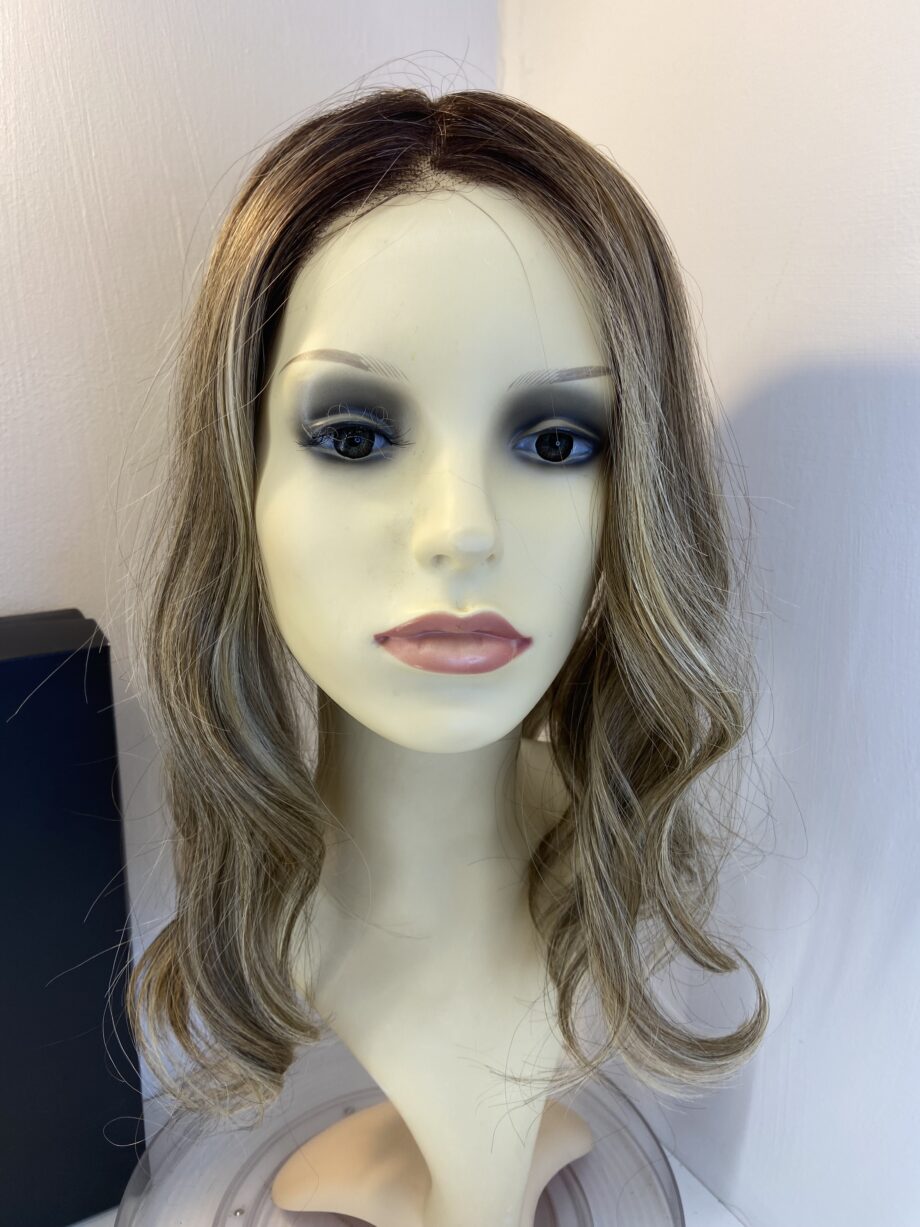 Belletress brown sugar sweet cream wig. Bbrlw794
