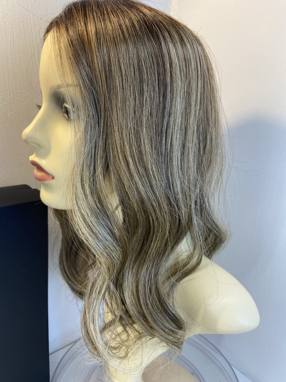 Belletress brown sugar sweet cream wig. Bbrlw794