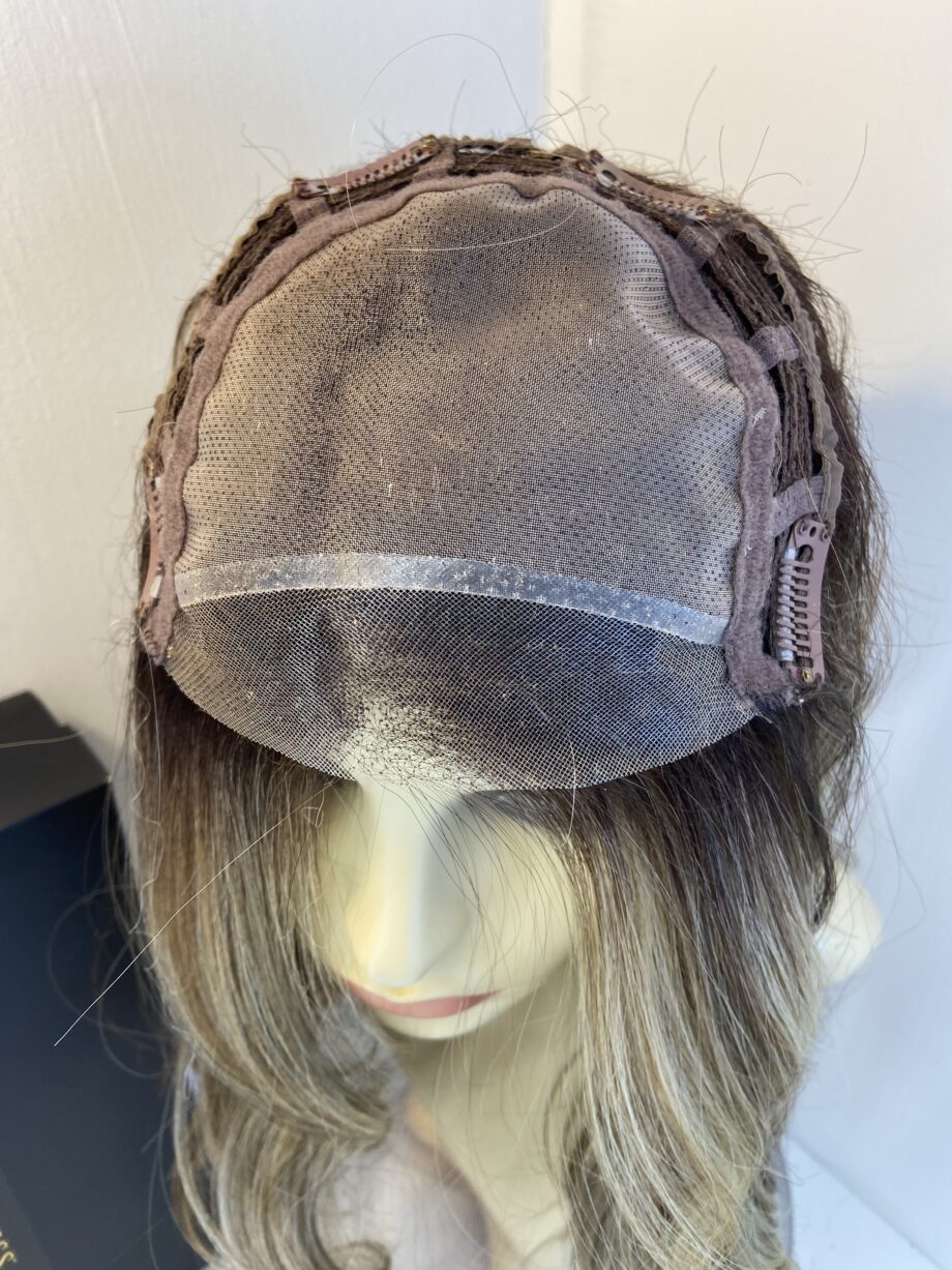 Belletress brown sugar sweet cream wig. Bbrlw794
