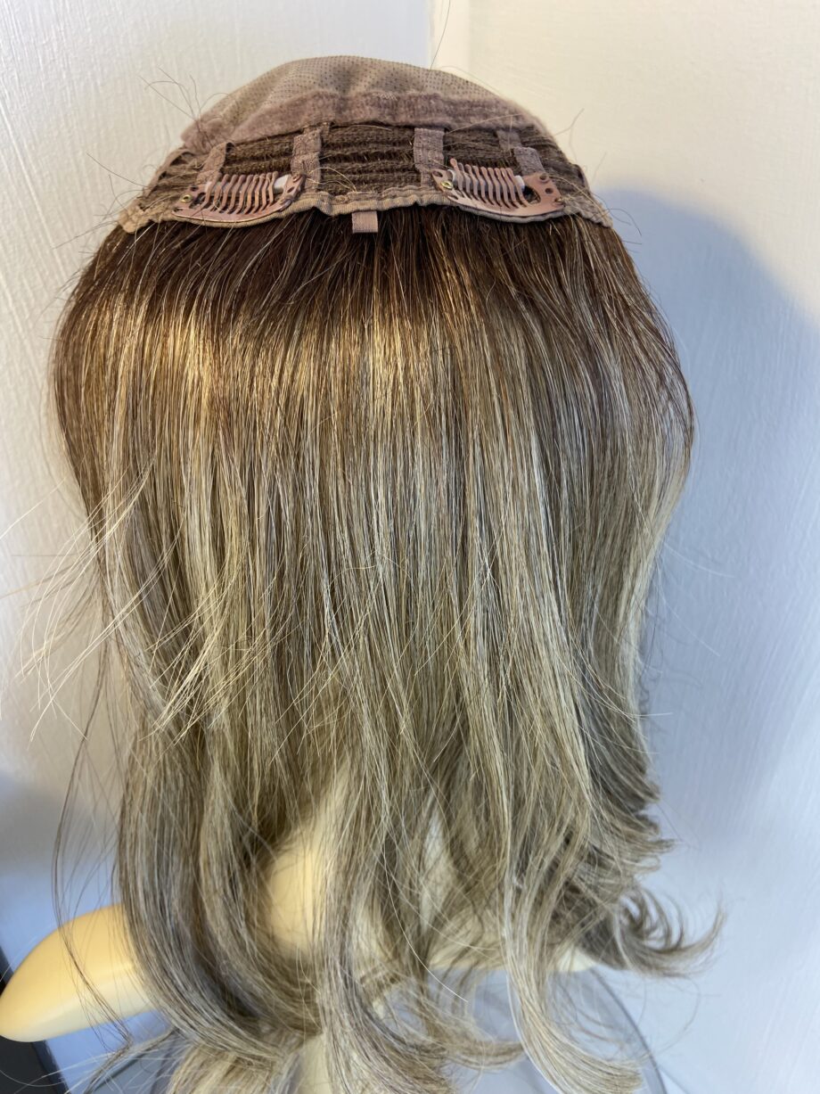 Belletress brown sugar sweet cream wig. Bbrlw794