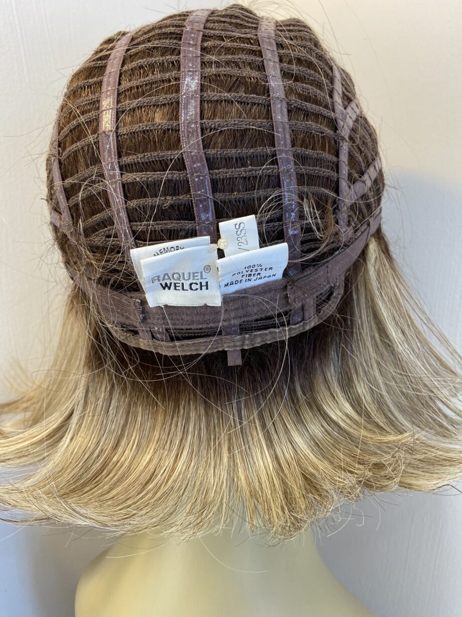 Iced latte macchino new Raquel Welsh wig. Bblms795