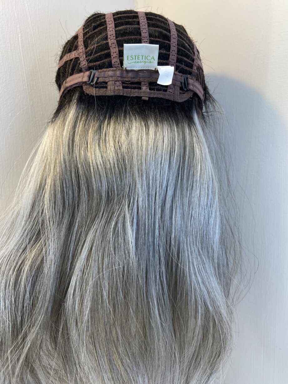 New stunning long silver grey wavy Estetica wig. Bglw796