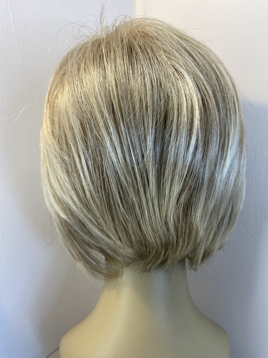 Gorgeous Estetica blonde wig. Bblms797