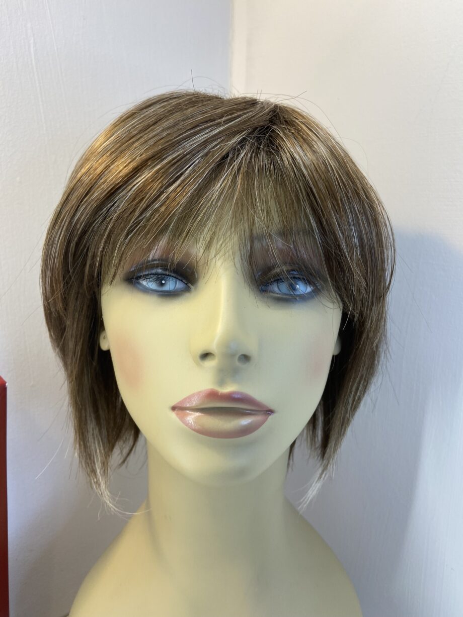 Very Beautiful brown designer wig. Bbrms799