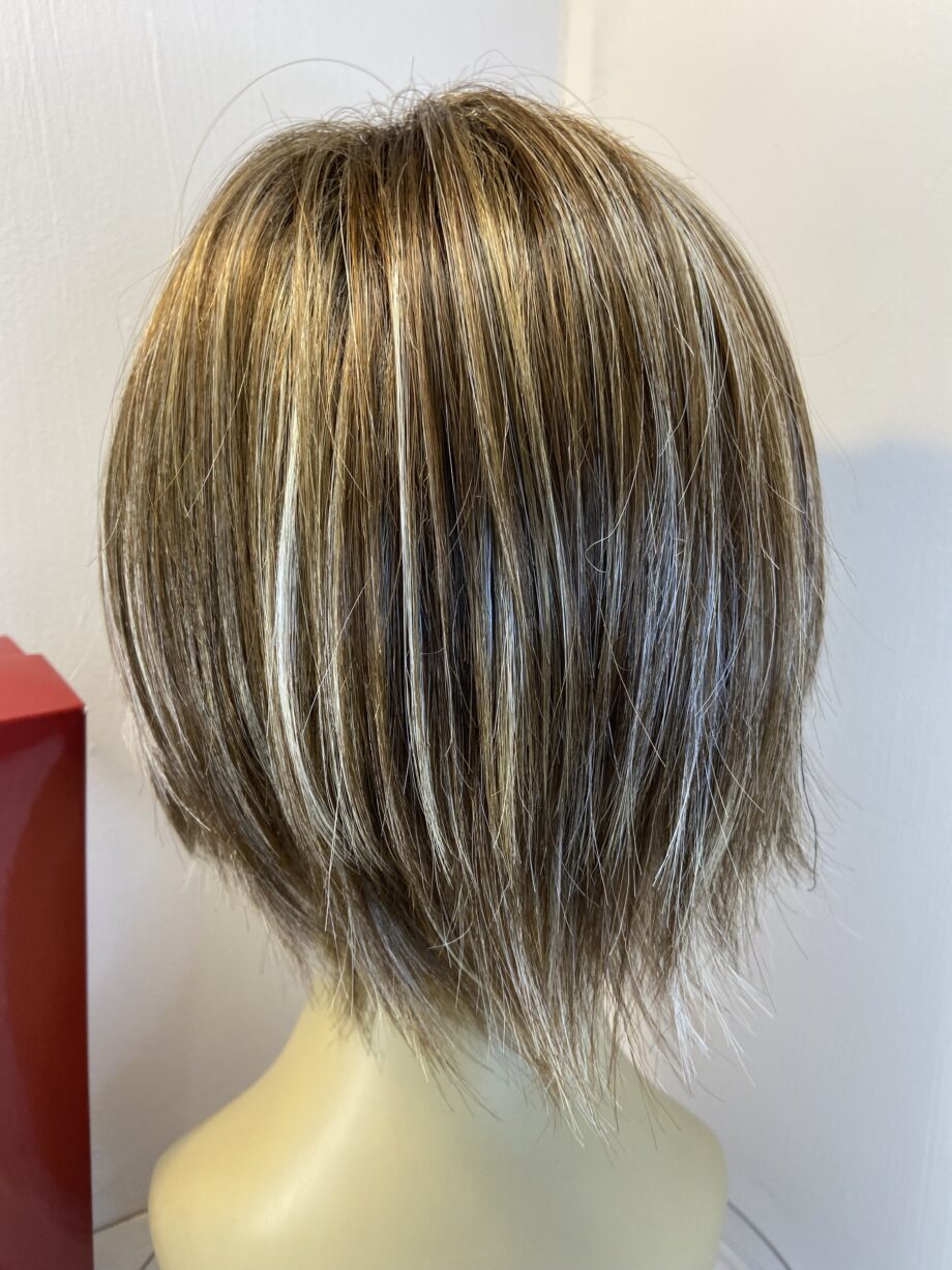 Very Beautiful brown designer wig. Bbrms799